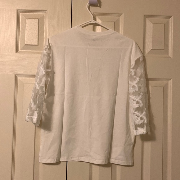 White Mesh floral appliqué sleeve -Long sleeved crew neck Tshirt- Size M-NWT - Picture 2 of 7